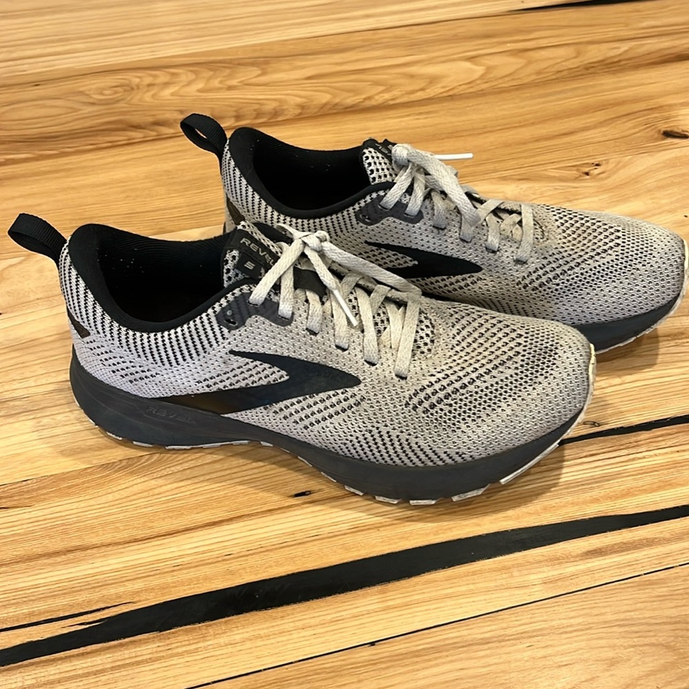 Brooks Revel 5